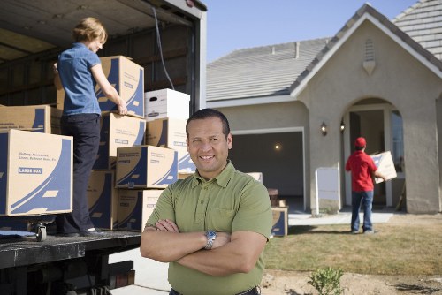 Removal truck suitable for household and small business relocations